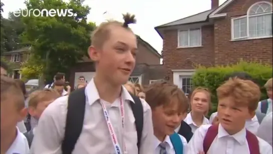 Skirting the issue_ schoolboys attend class in skirts during heatwave #topnotchenglish