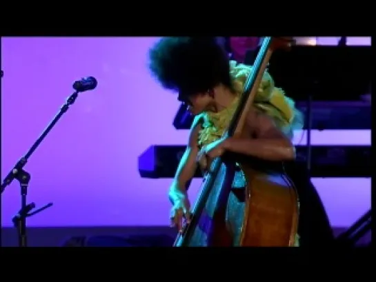 Bobby McFerrin amp Esperanza Spalding jam at the 53rd GRAMMY