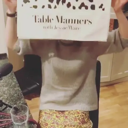 Видео с интервью Эмилии для «Table Manners»