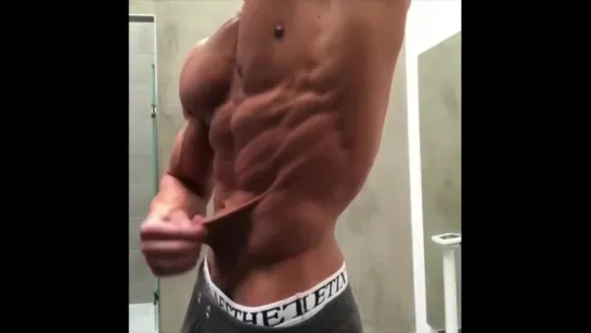 Incredible 24 years old Muscular shredded bodybuilder Jo Linder Posing flexing_cut