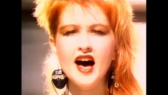 Cyndi Lauper - Girls just want to have fun