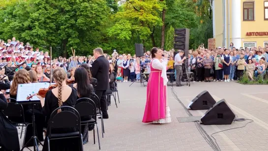 Солистка - Евгения Валикова. "Я не могу иначе" (А.Пахмутова-Л.Дербенев)