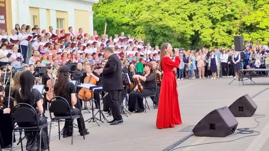 Солистка -Татьяна Тураева. "Небо над водой" (В.Иванов)