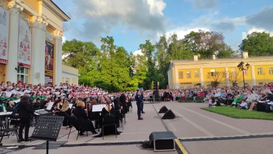 Ансамбль "Крылатая пехота". "На дальней станции сойду" (В.Шаинский-М.Танич). Фрагмент.