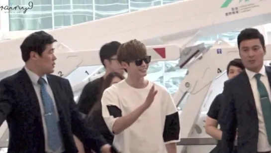 [31.05.15] - Lee Jong Suk @ Hong Kong Int Airport