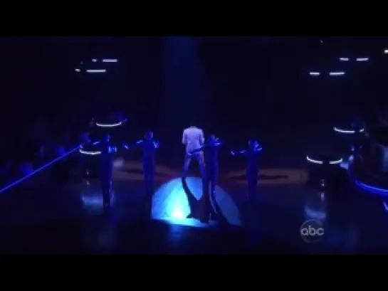 Chris Brown Preforms Yeah 3x, Forever, & Beautiful People On Dancing With The Stars