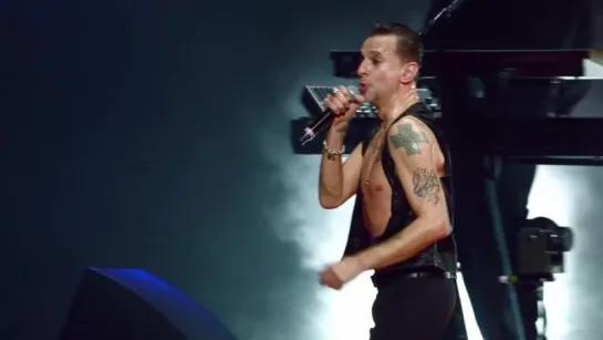 Depeche Mode - Enjoy The Silence (Live in Berlin)