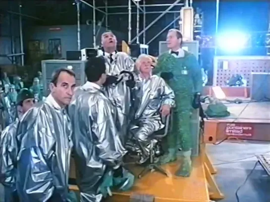 Болваны из космоса_Morons From Outer Space (1985) VHSRiP Перевод Алексей Михалёв