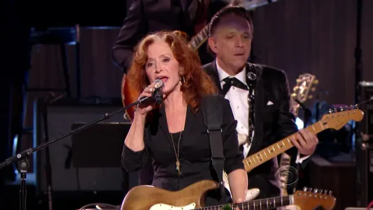 Bonnie Raitt and Beth Hart, Jeff Beck, Gary Clark Jr., Jimmie Vaughan, Tracy Chapman  - Sweet Home Chicago