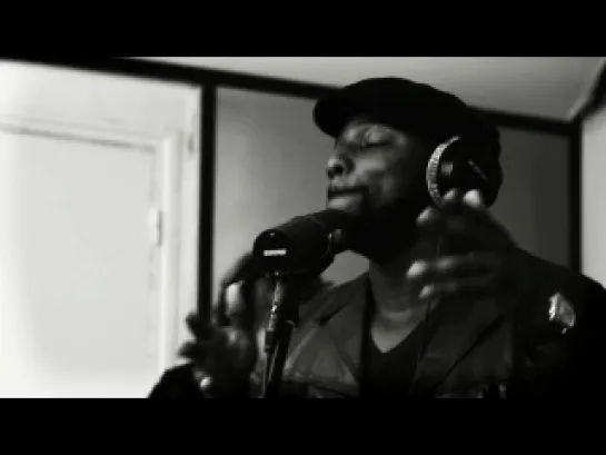 Dilouya - Runnin' Away feat. Sly Johnson & N'Dea Davenport (Vibestone Sessions #1)