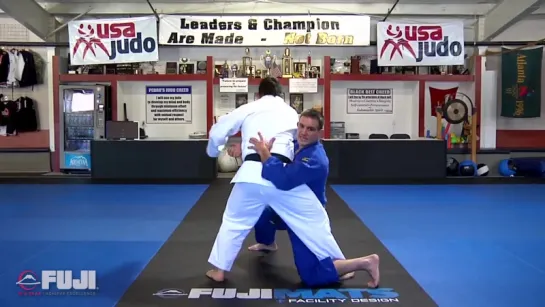 Cross grip o-uchi-gari