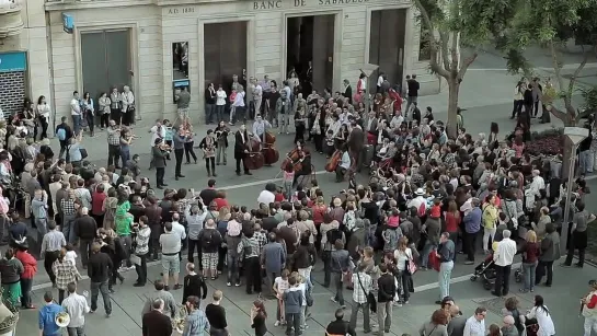 FlashMob amb l'Orquestra Simfònica del Vallès - campanya Som Sabadell