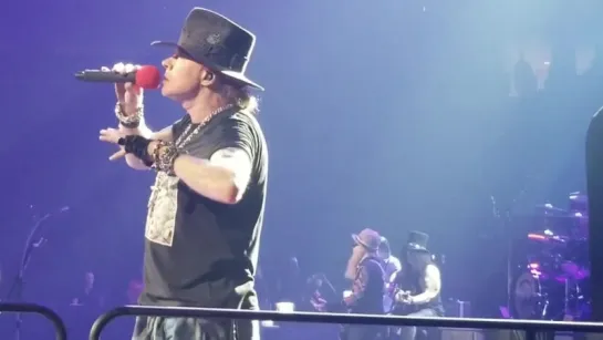 Guns N Roses - Patience (w_ Billy Gibbons) (partial) - Houston , Novemeber 10, 2017