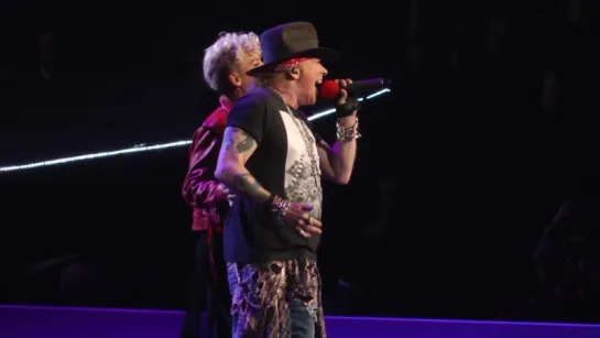 Guns N Roses Feat. PINK! - Patience (Msg, Nyc) 10.11.17 (P!NK)