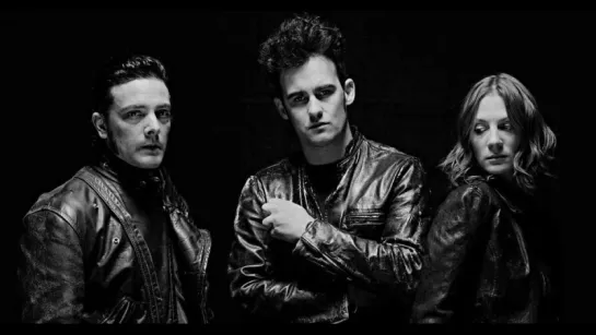 Black Rebel Motorcycle Club - Scare The Square