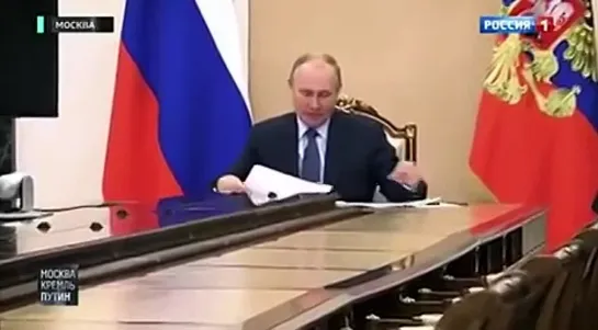 путин поймал карандаш