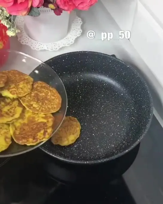 КАБАЧКОВЫЕ ОЛАДЬИ С ЧЕСНОКОМ И КУРКУМОЙ🥞