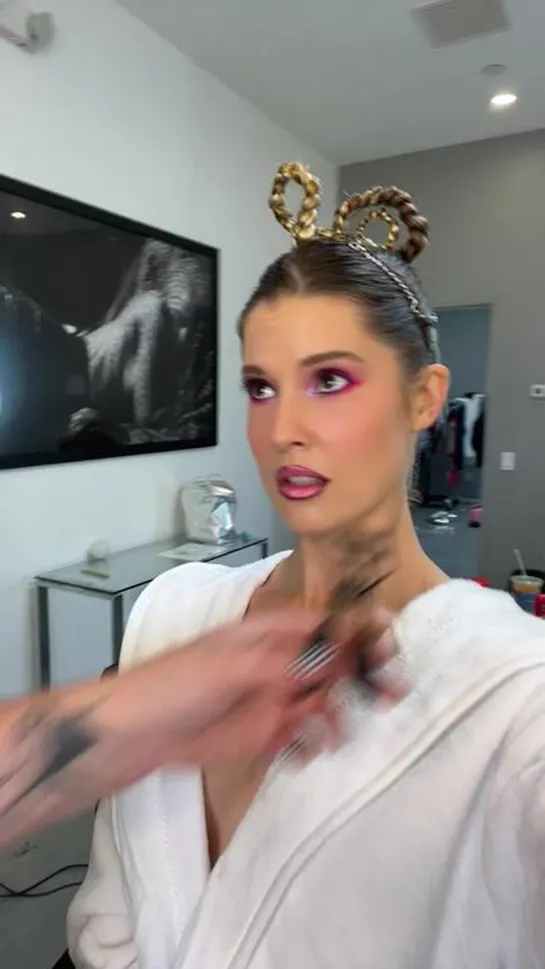 Me vs the eyelash curler | Amanda Cerny