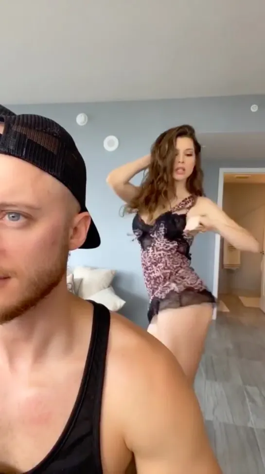 Day 7 of couple isolation | Amanda Cerny