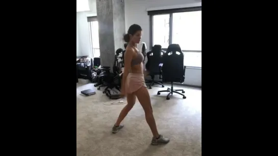 Pre workout | Amanda Cerny