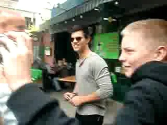 TAYLOT LAUTNER IN BERLIN