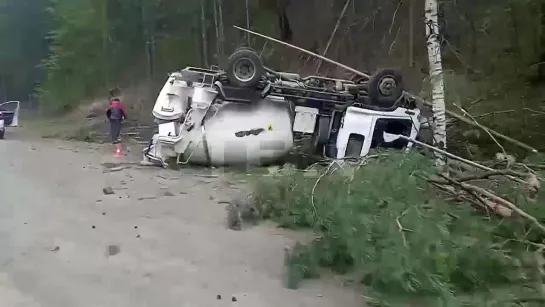 Бетономешалка перевернулась в Удачном