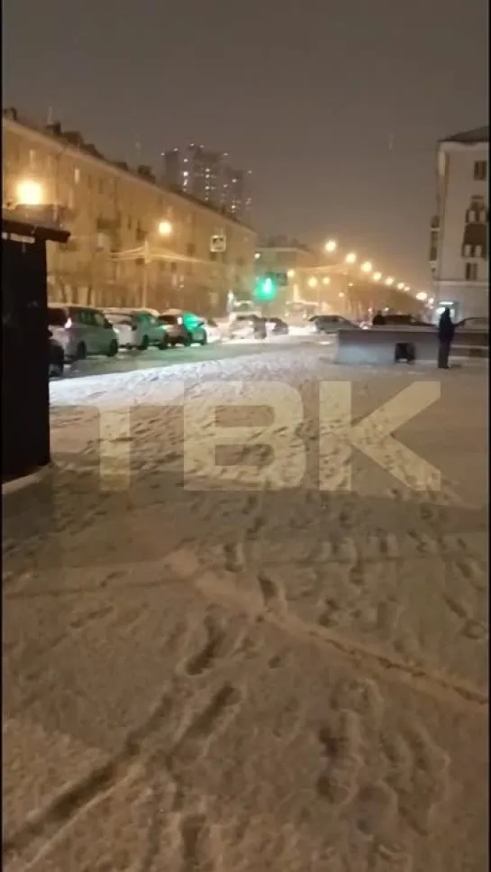 Парковка у ТЮЗа перед спектаклем