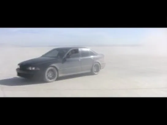 BMW M6 vs M5 Desert Race