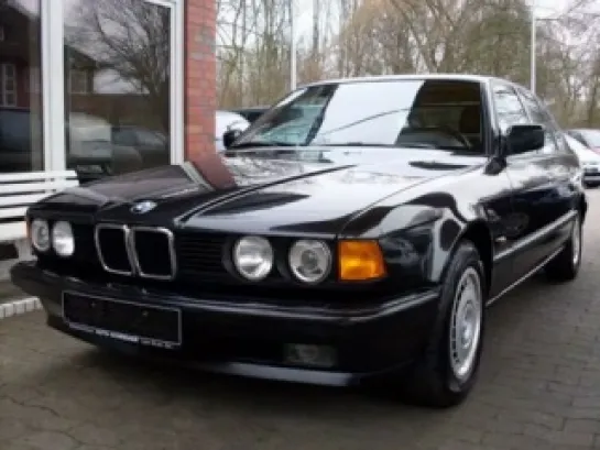 BMW 7 E32