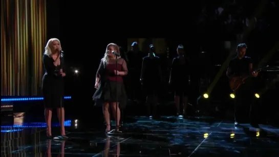 Kelly Clarkson & Meghan Linsey - Invincible (The Voice 2015 Live)