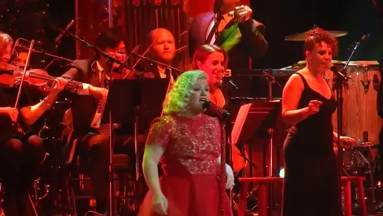 Kelly Clarkson - Underneath The Tree (Live at Miracle On Broadway)