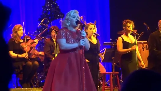 Kelly Clarkson - My Favorite Things (Live at Miracle On Broadway)