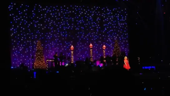 Kelly Clarkson - Have Yourself A Merry Little Christmas (Live at Miracle On Broadway)