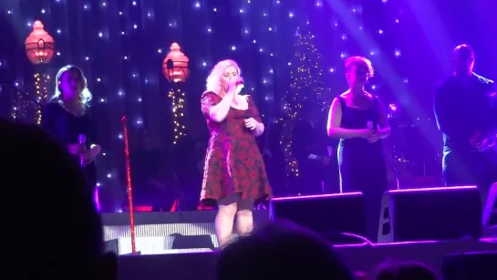 Kelly Clarkson -  Oh Holy Night (Live at Miracle On Broadway)