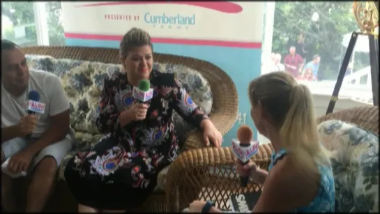 Kelly Clarkson - Beach House Interview