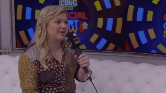 Kelly Clarkson interviews herself on the CBBC Official Chart Show