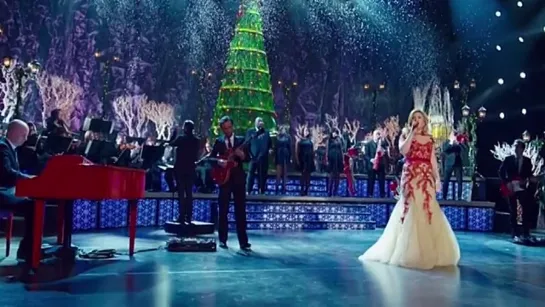 Kelly Clarkson - Cautionary Christmas Music Tale 2013