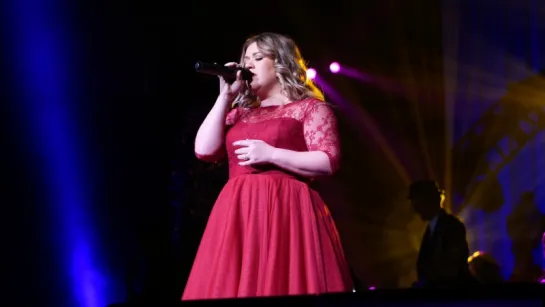 Kelly Clarkson - Breath of Heaven (Miracle on Broadway 2016)