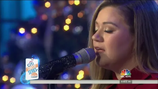 Kelly Clarkson - White Christmas (Live on Today Show)