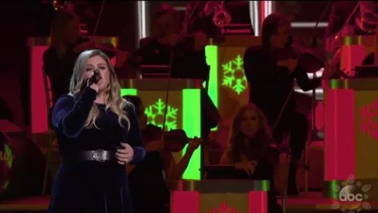 Kelly Clarkson - Please Come Home For Christmas (СМА Country Christmas)