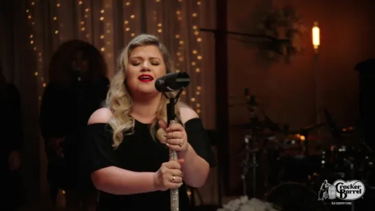 Kelly Clarkson - Heat (Rocking & Stocking Live)