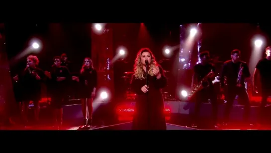 Kelly Clarkson - Love So Soft (The Graham Norton Show Live)