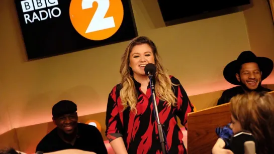 Kelly Clarkson -  My Lovin (Youre Never Gonna Get It) (En Vogue cover, Radio 2 Breakfast Show)