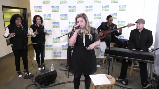 Kelly Clarkson - Love So Soft (Elvis Duran Live)