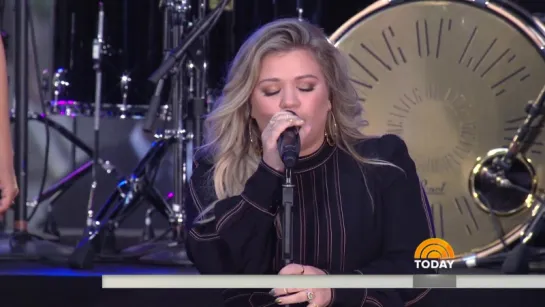 Kelly Clarkson - Move You (The Today Show)