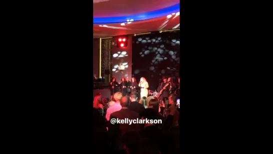 Kelly Clarkson - Love So Sort (Live)