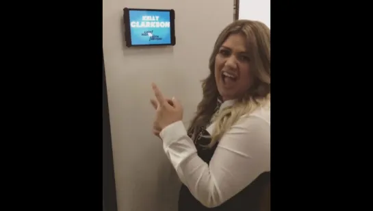 Kelly Clarkson - Late Night with Seth Meyers