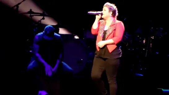 Kelly Clarkson - The Heart Wants What it Wants (PbP Live - Phoenix) - Selena Gomez cover