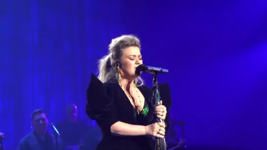 Kelly Clarkson Broken & Beautiful (chemistry... an intimate night Live)