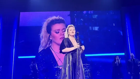 Kelly Clarkson - Magic (chemistry... an intimate night Live)